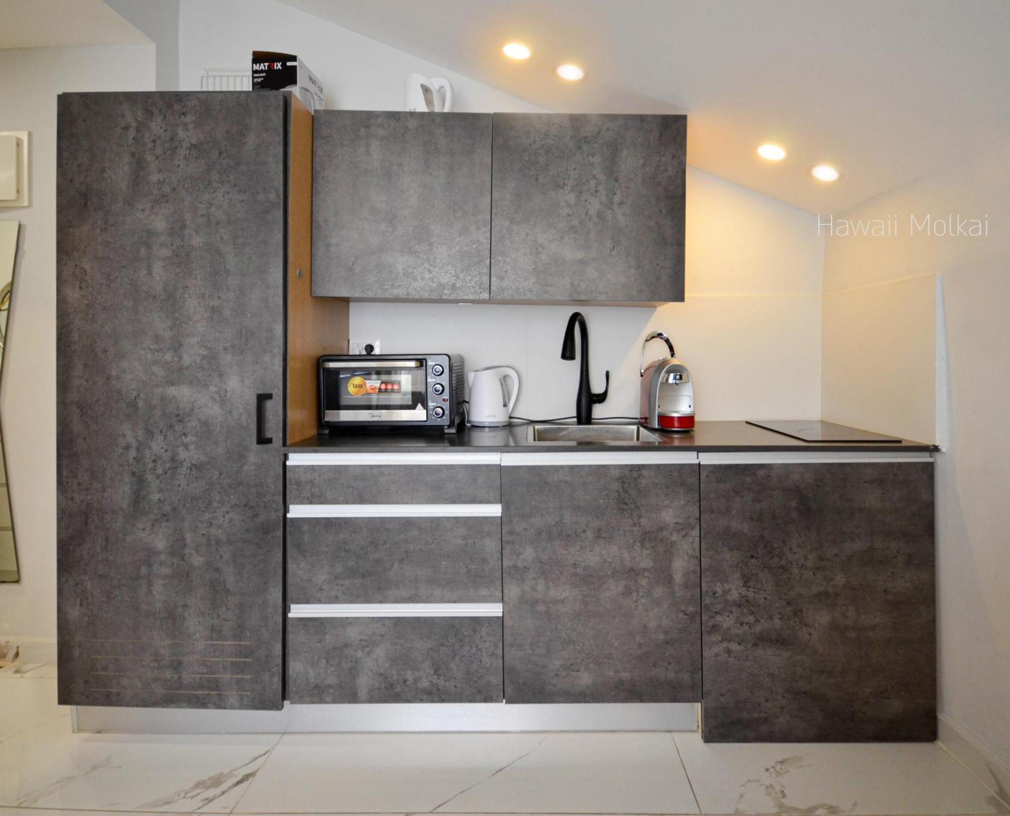 Amazing And 1 Bedroom In Apartment *