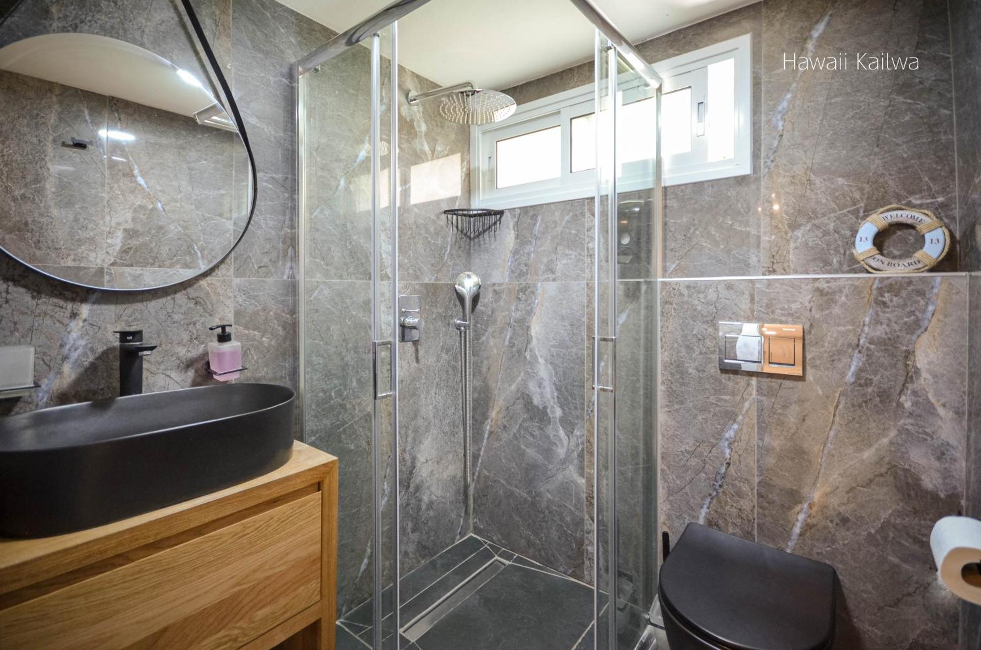 Amazing And 1 Bedroom In *